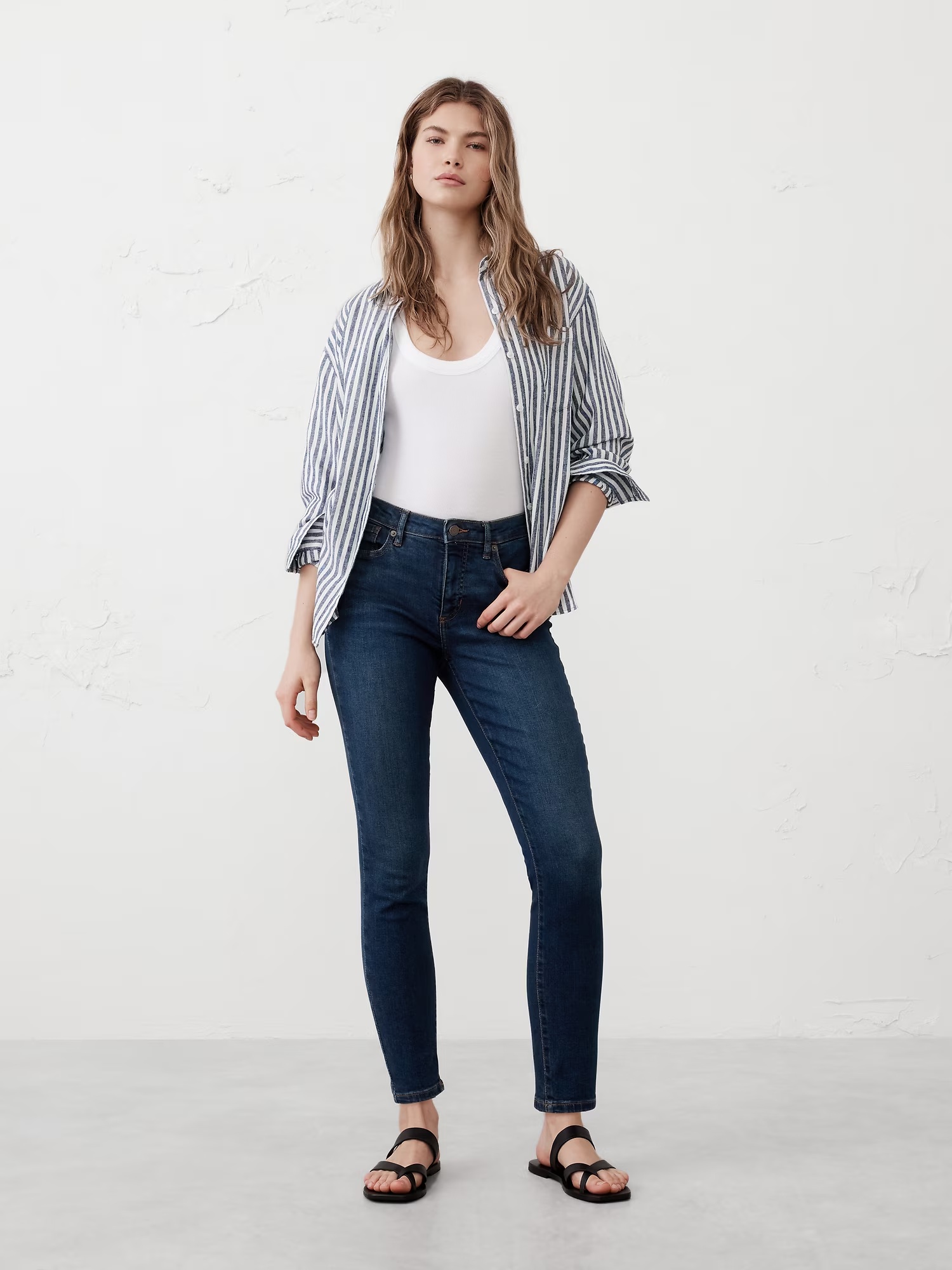 Curvy Mid-Rise Skinny Jean - Dark Wash 1 Curvy Mid-Rise Skinny Jean - Dark Wash