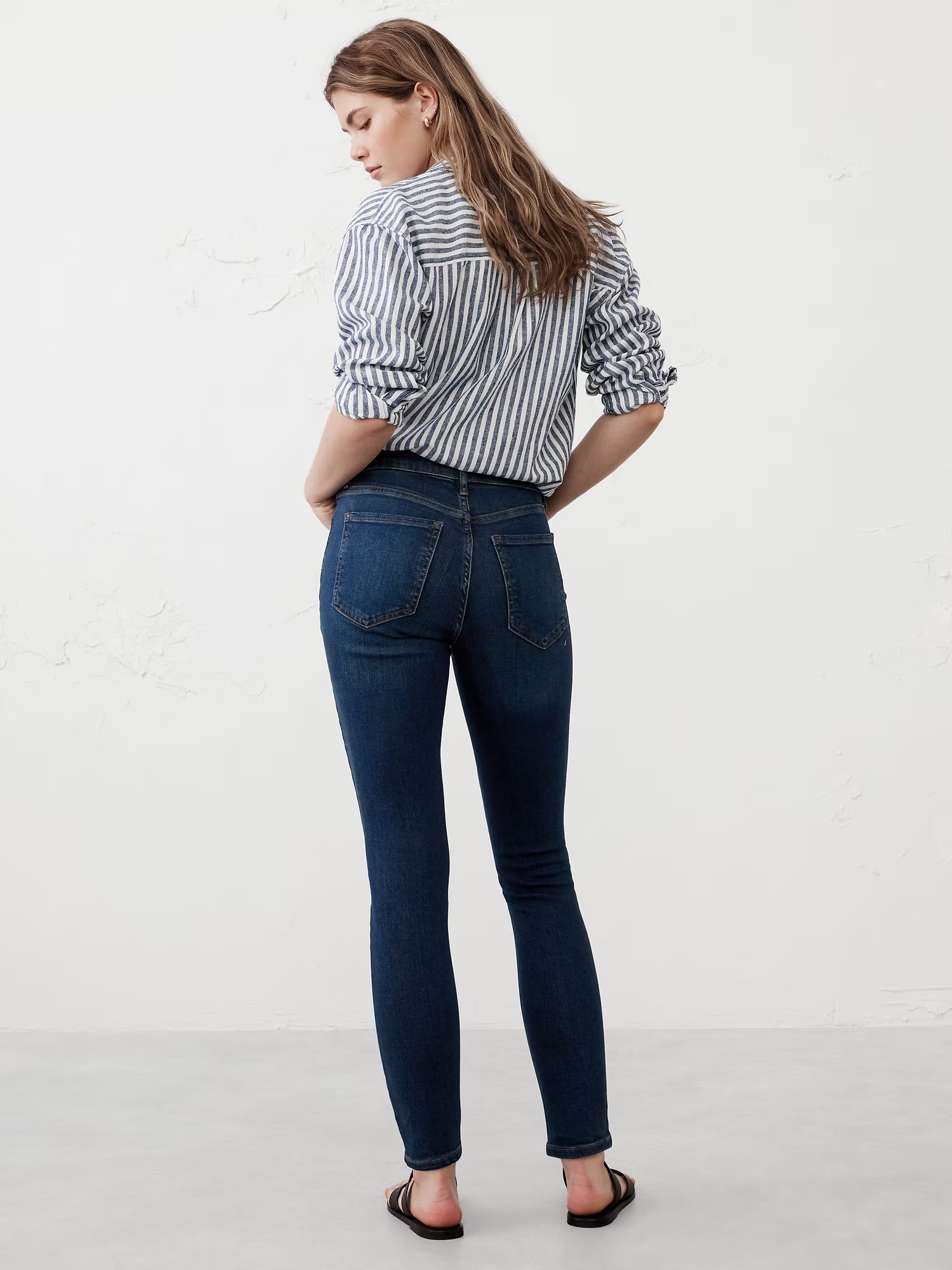Curvy Mid-Rise Skinny Jean - Dark Wash 2 Curvy Mid-Rise Skinny Jean - Dark Wash