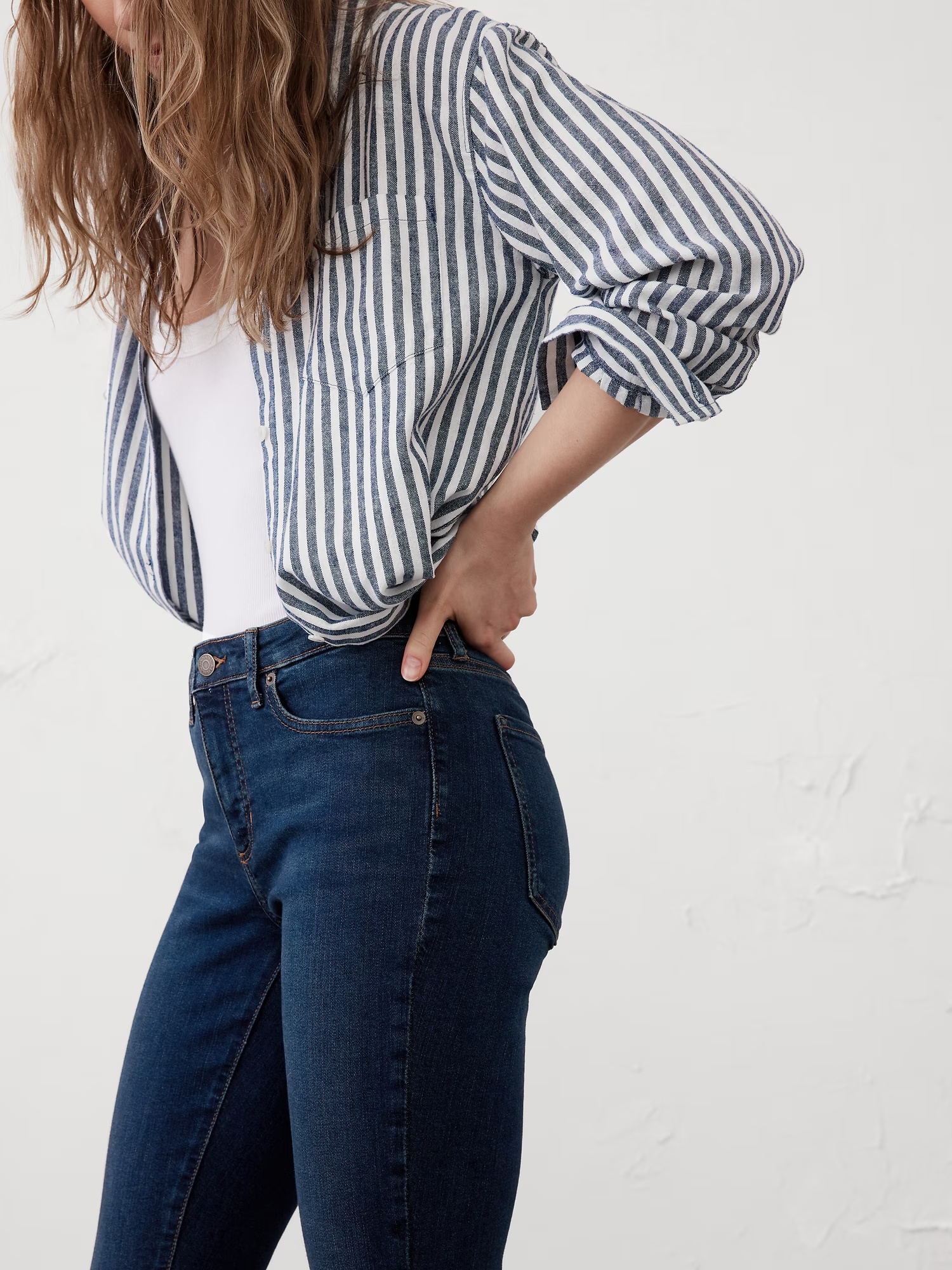 Curvy Mid-Rise Skinny Jean - Dark Wash 3 Curvy Mid-Rise Skinny Jean - Dark Wash
