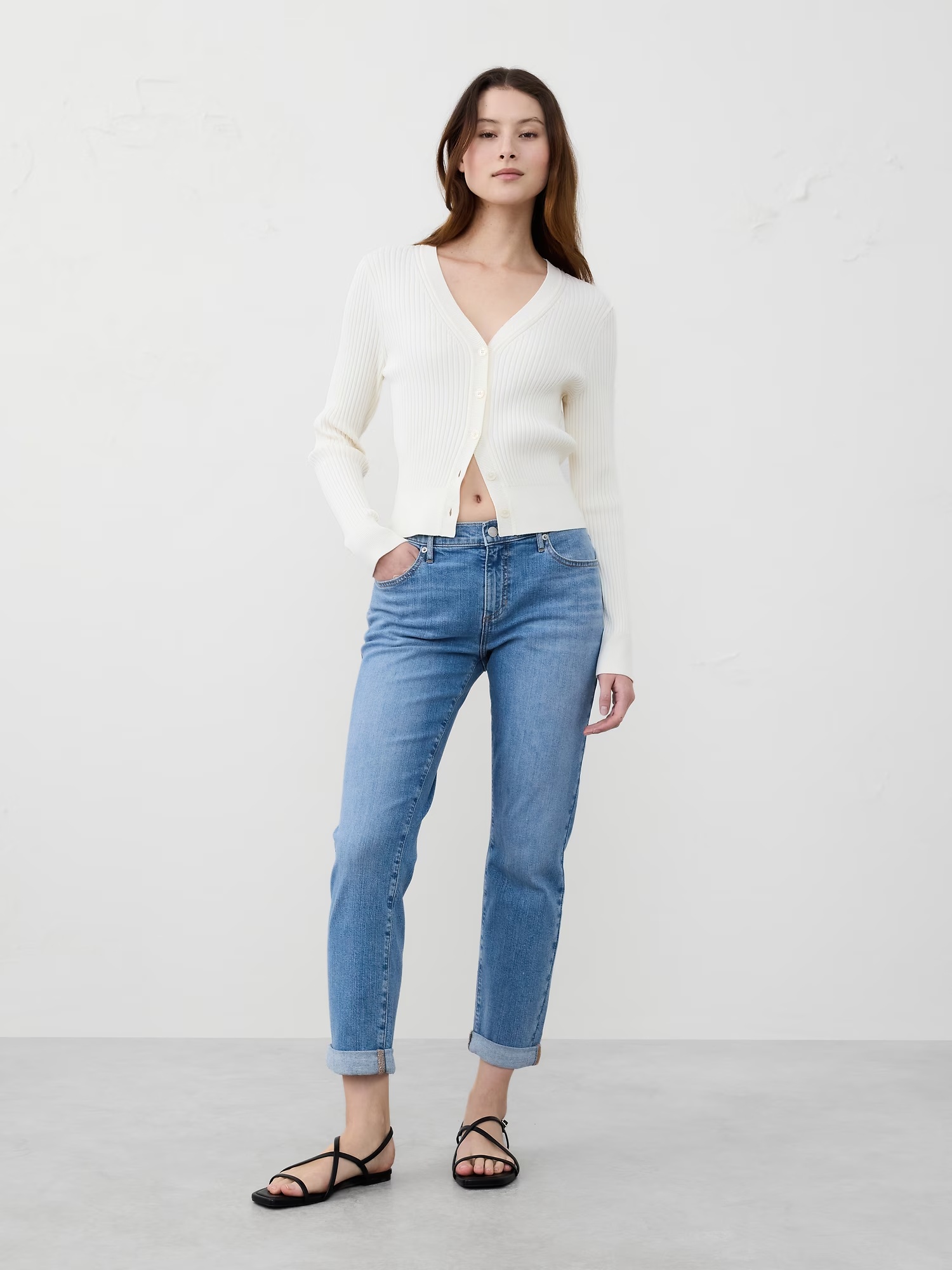 Girlfriend Jean - Medium Wash