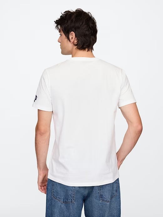 Gap × Disney Everyday Soft Graphic T-Shirt 2 Gap × Disney Everyday Soft Graphic T-Shirt